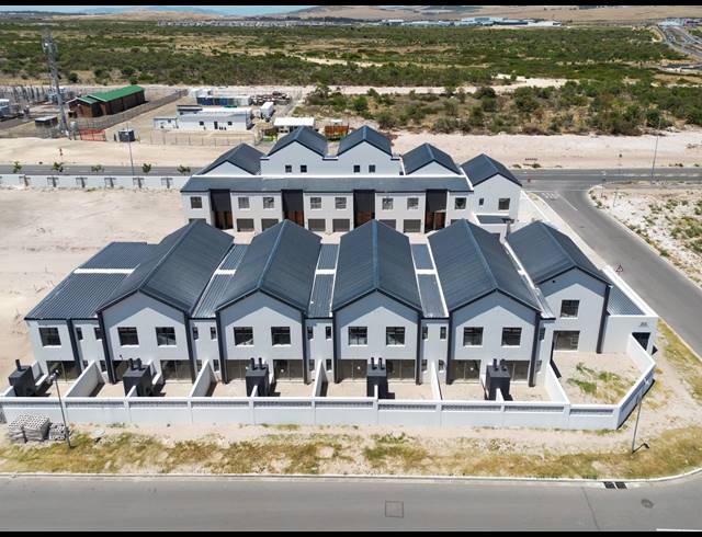 3 BEDROOM HOUSE FOR SALE IN SANDOWN